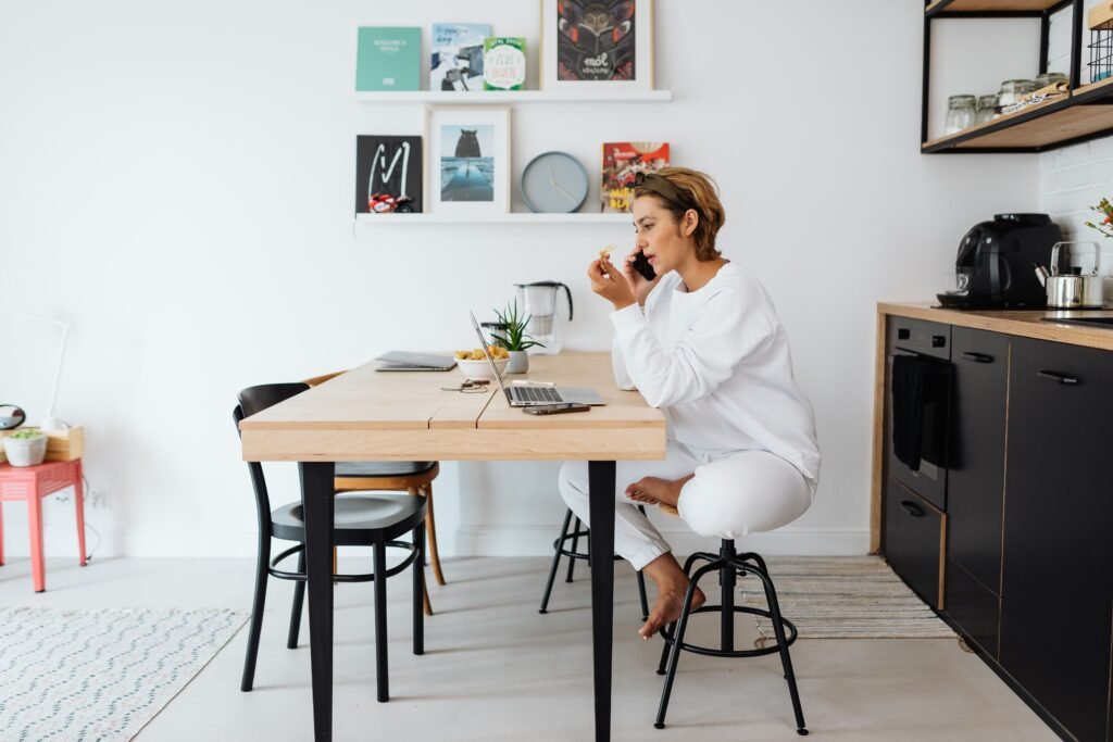 what to say in a voice intro for a dating app