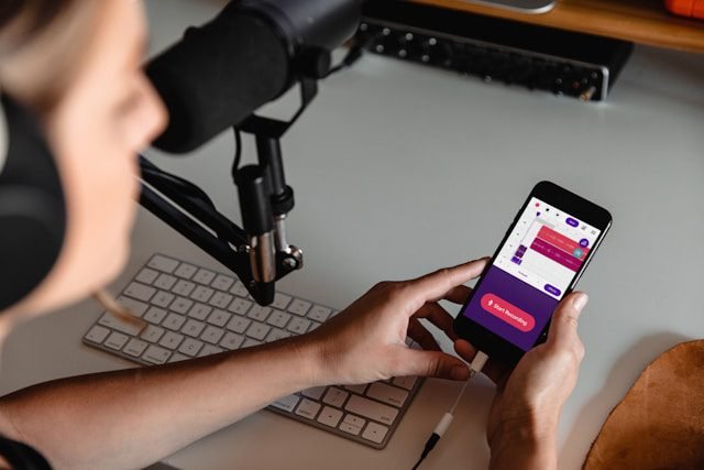 Hinge Voice Notes vs Voice-First Dating Apps