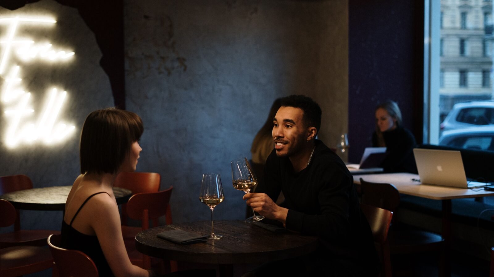 what to talk about on a first date