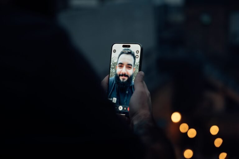 How to Tell If a Dating Profile Is AI Written
