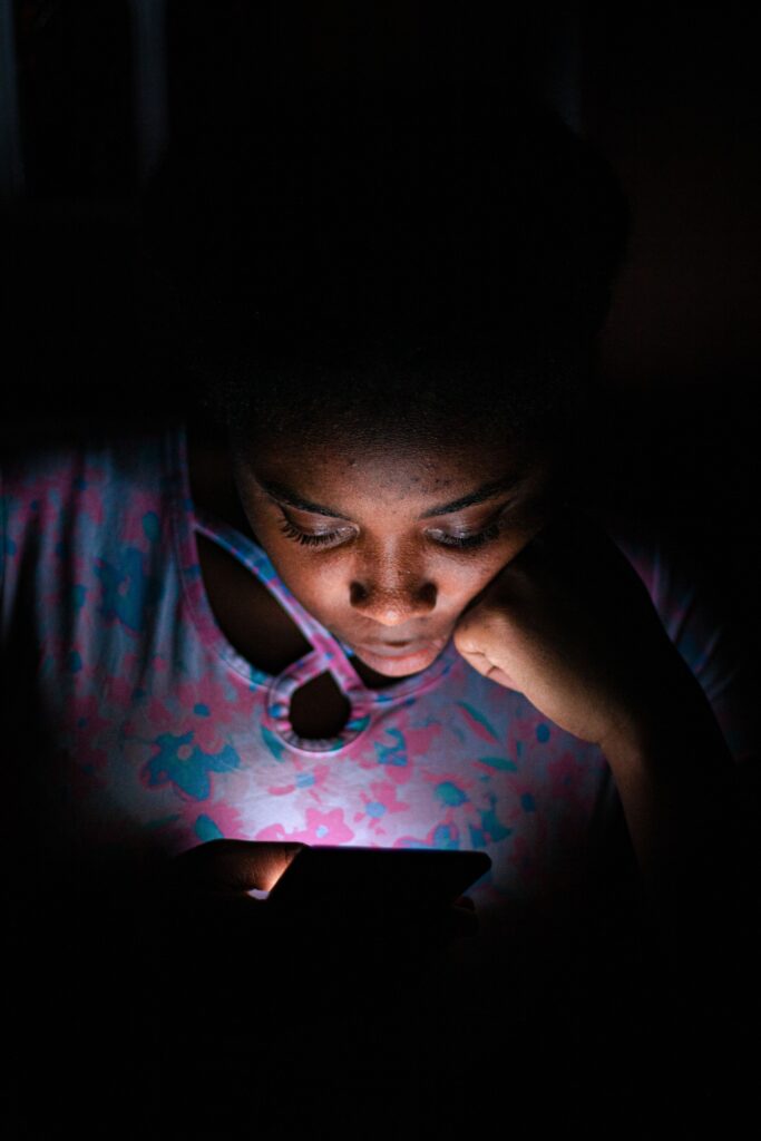 how to spot a fake dating profile before you get attached