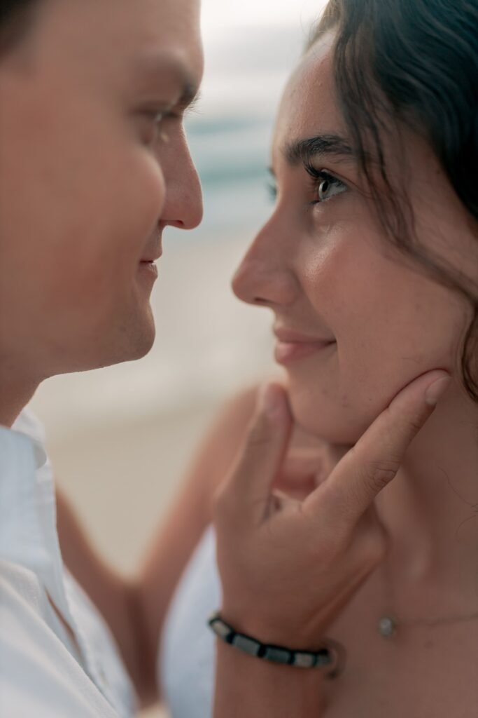 Why do we feel chemistry with the wrong people? A couple sharing an intense romantic moment.